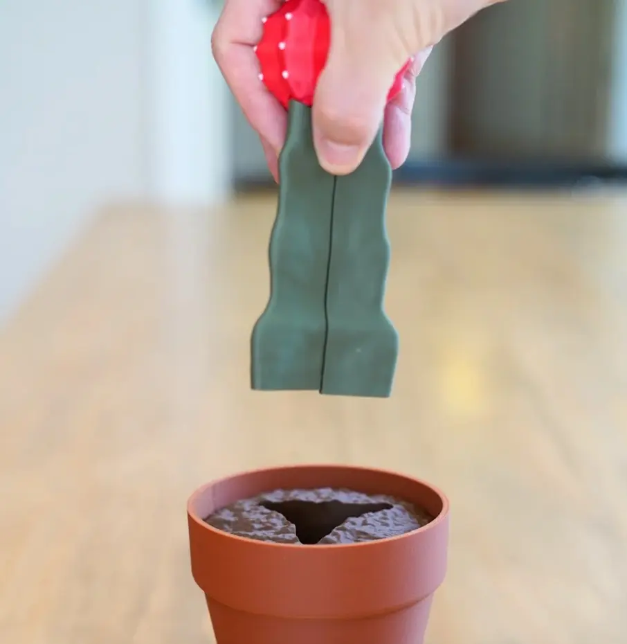 Phoney Cactus - The Moon Cactus Phone Stand ext4.webp